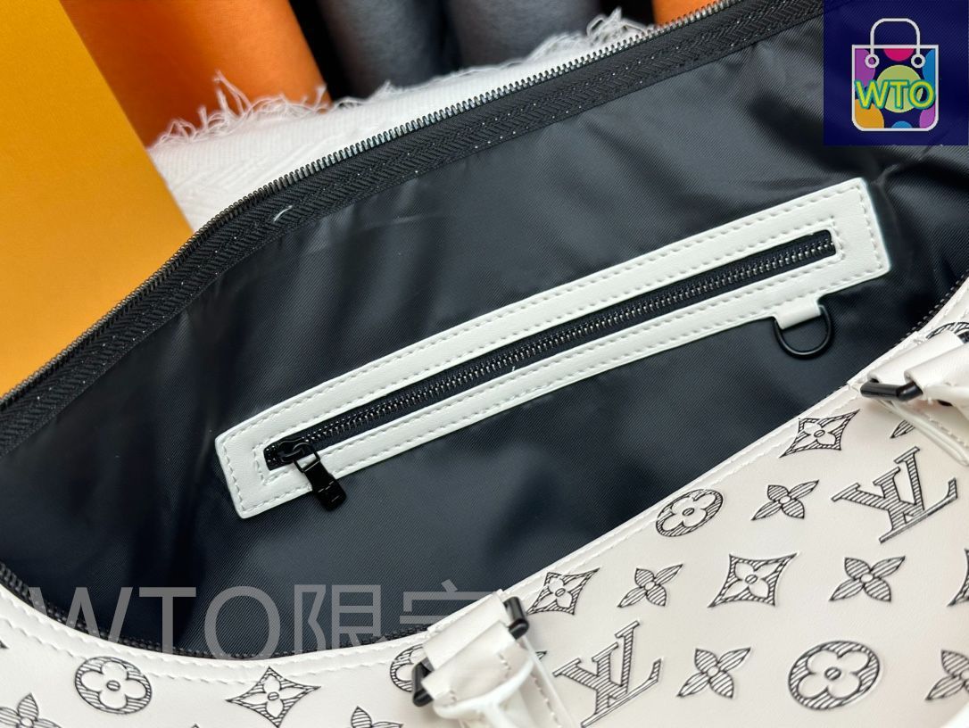 新品・タグ付き✨ピエールカルダン ACE社 シボ革 2way ボストンバッグ 黒 新品・タグ付き✨ピエールカルダン ACE社 シボ革 2way ボストン
