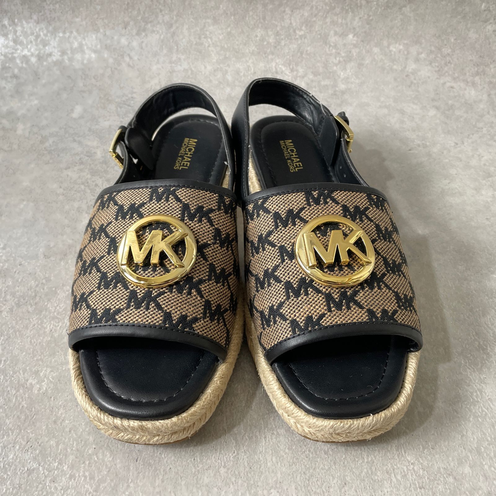 MICHAEL KORS ロゴ バックストラップ プラットフォームサンダル