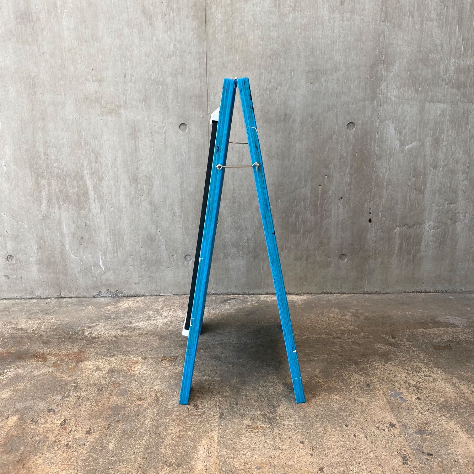 青いストリート立看板(板付)　24mm合板 (高さ82cm幅44cm) 青いストリート立看板(板付) 24mm合板 (高さ82cm幅44cm)