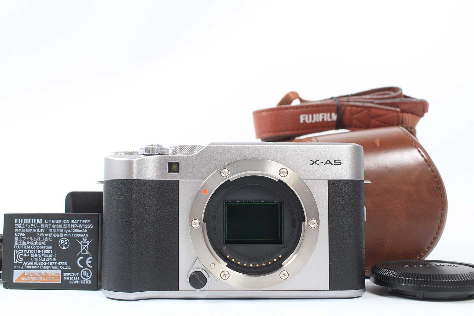富士フィルム Fujifilm Fuji X-A5 24.2MP Digital Camera Body Silver ケース Z4521A