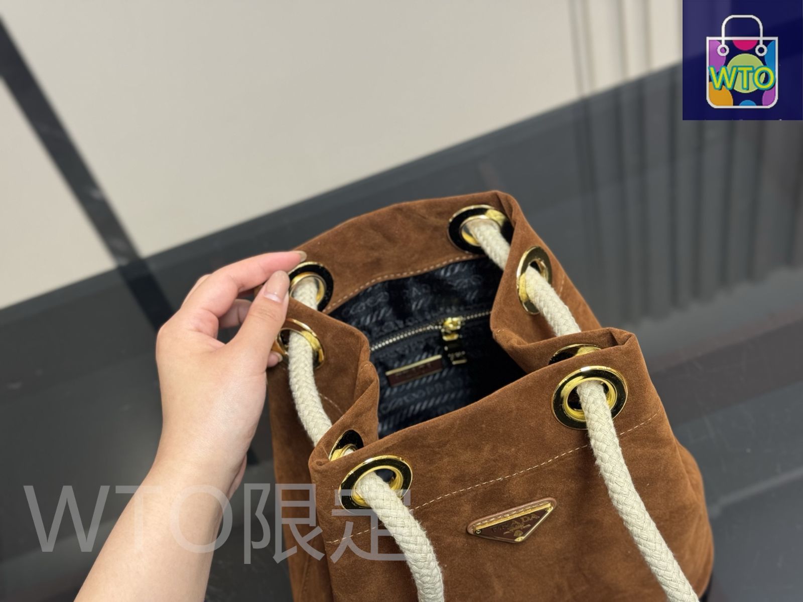 今日特価】Prada プラダ ナイロン バケットバッグ シリーズ 未来