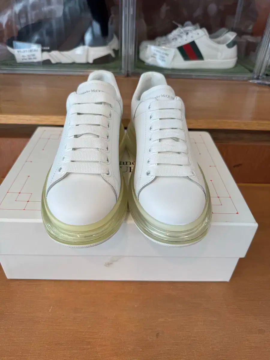 オーバーソール スニーカーズ