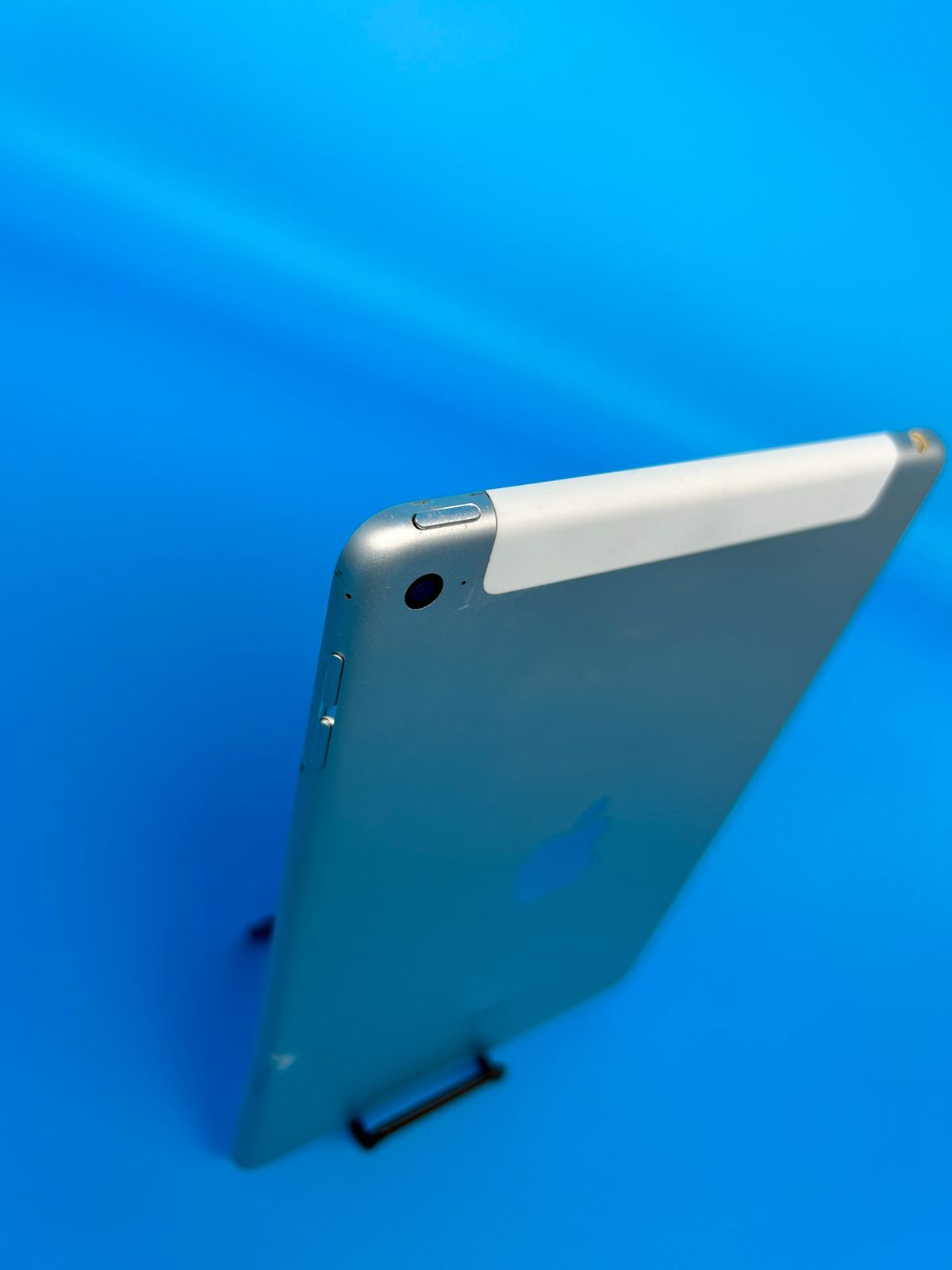 SIMロック解除済】iPad mini 4 Wi-Fi + Cellular 64GB シルバー Apple