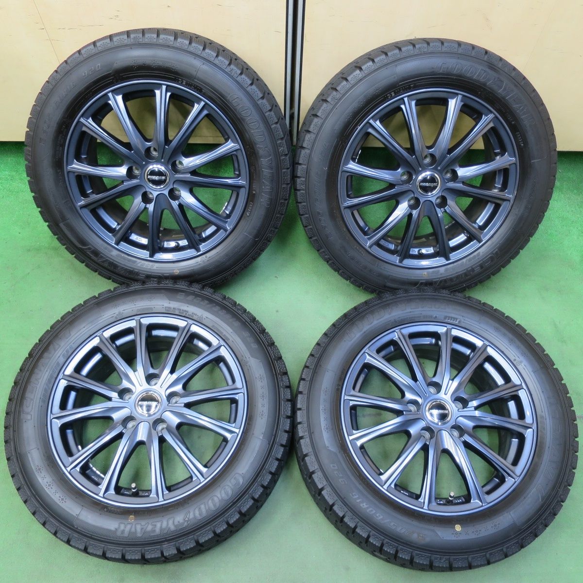 バリ溝！23年！キレイ！ほぼ10分☆スタッドレス 205/60R16 