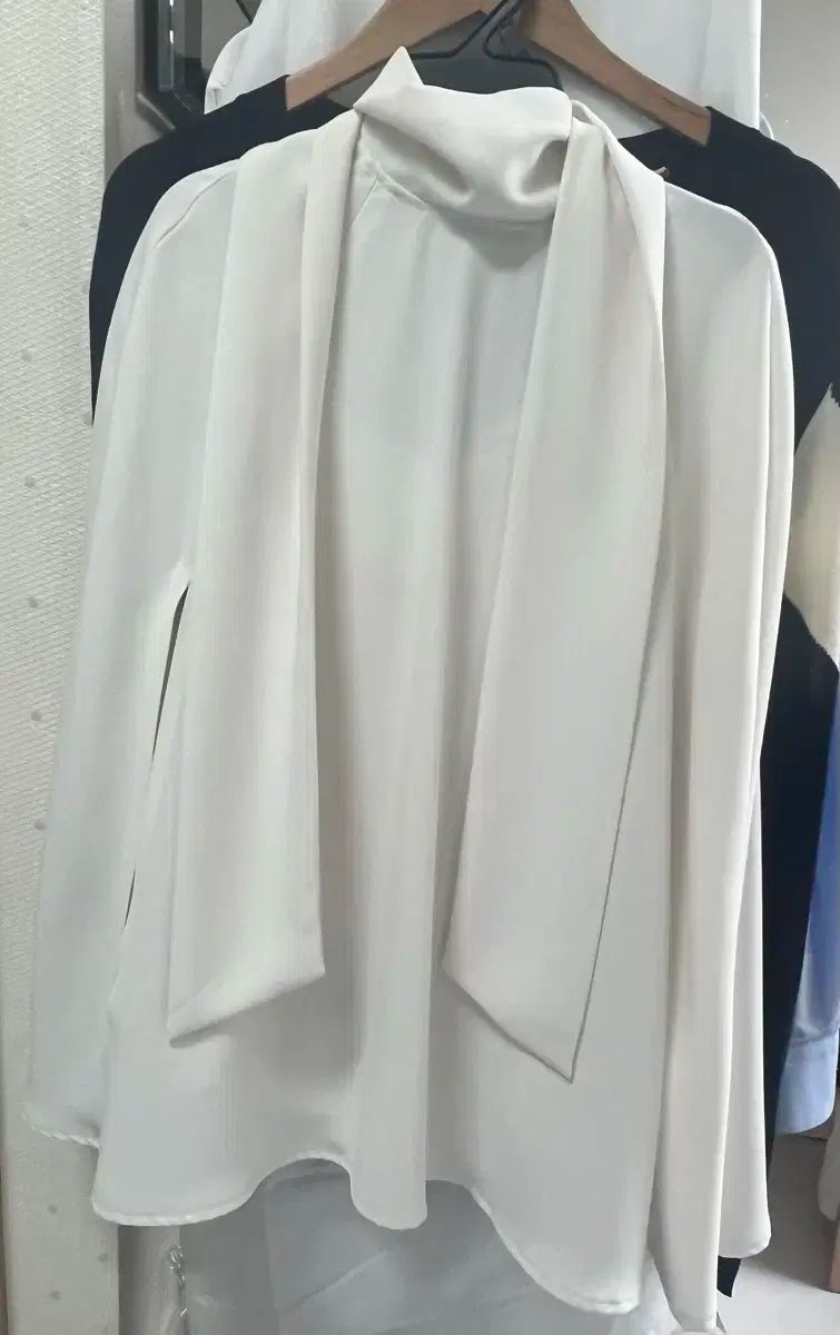 THE LAURENT ケープ ブラウス dries