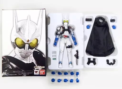 フィギュア S.H.Figuarts 真骨彫製法 仮面ライダーエターナル 劇場版 仮面ライダーW ダブル FOREVER AtoZ|運命のガイアメモリ 魂ウェブ商店
