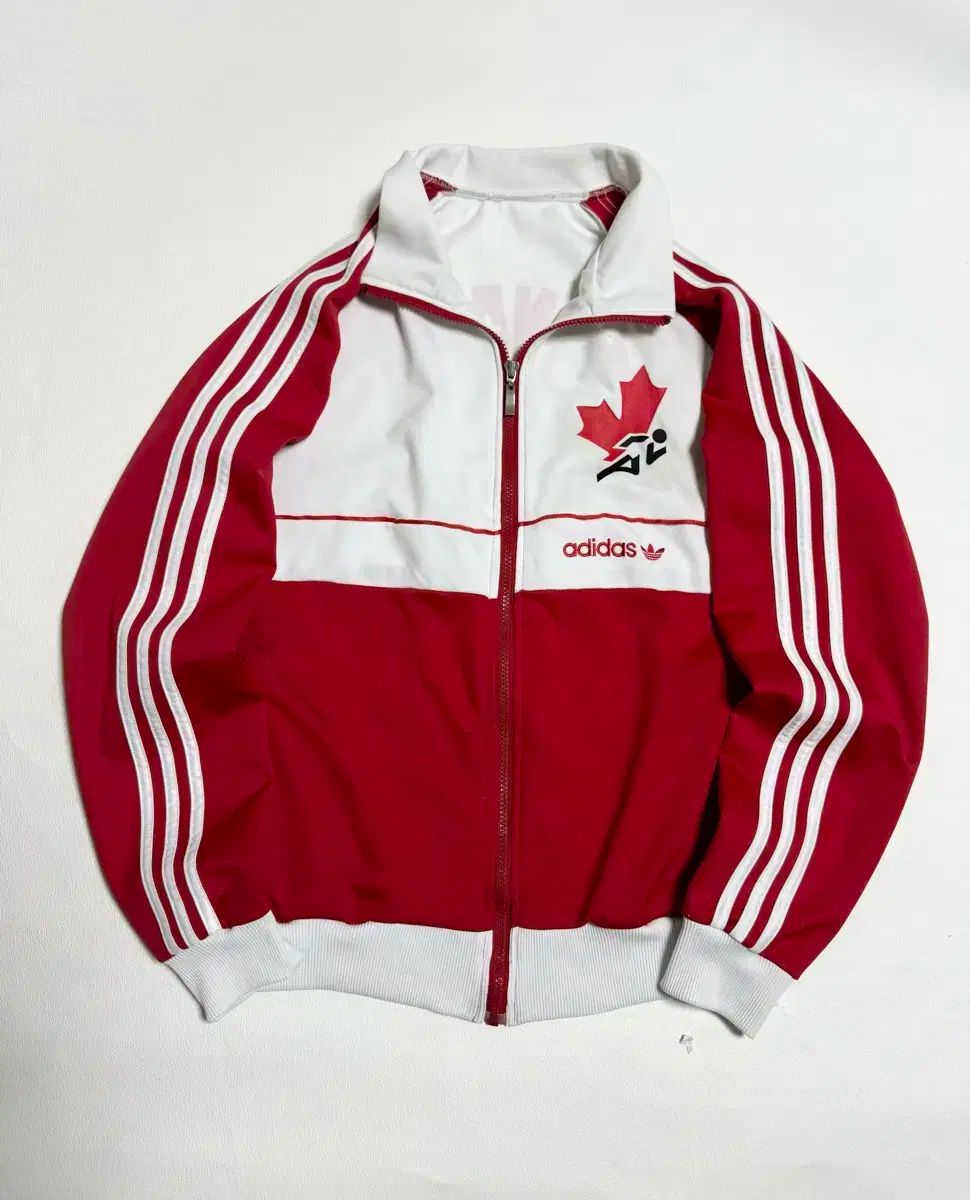 必須アイテム adidas アディダス 3本線 カナダ 白い歯 トレーナー ジャージ ジャケット