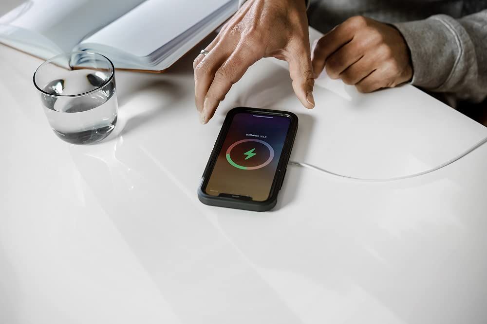 iFace Reflection iPhone 16e ケース クリア 強化ガラス(ベージュ