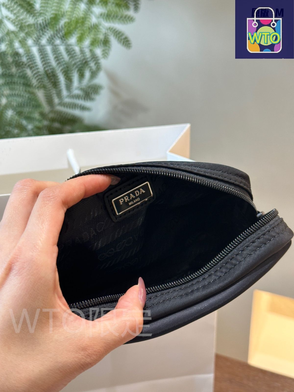 新品　プラダ　コインケース　2024モデル PRADA プラダ サフィアーノ ロゴ金具 コインケース レザー