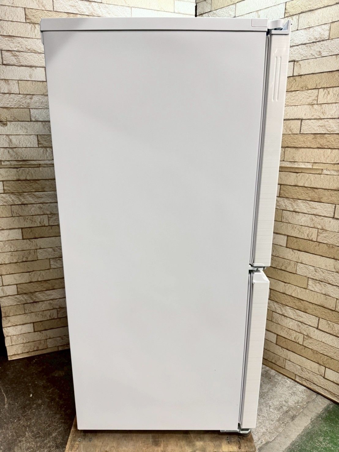 大阪送料無料★3か月保障付き★冷蔵庫★シャープ★SJ-D15G★IR-789 大阪送料無料☆3か月保障付き☆冷蔵庫☆シャープ☆2ドア☆2021年☆SJ