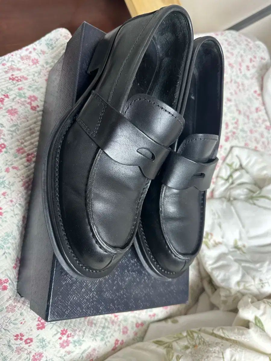 PRADA プラダ ペニーローファー 黒