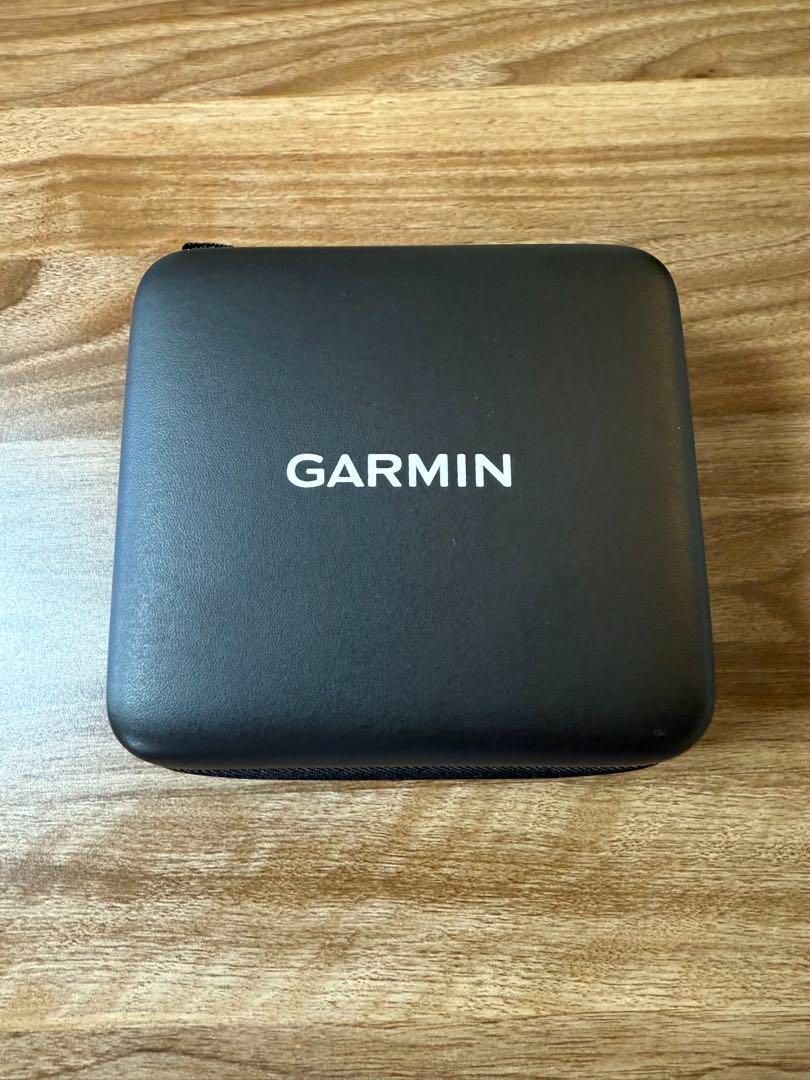 GARMINのAPPROACH R10は ゴルフ用の高精度距離計で 携帯に便利なキャリーケース付き