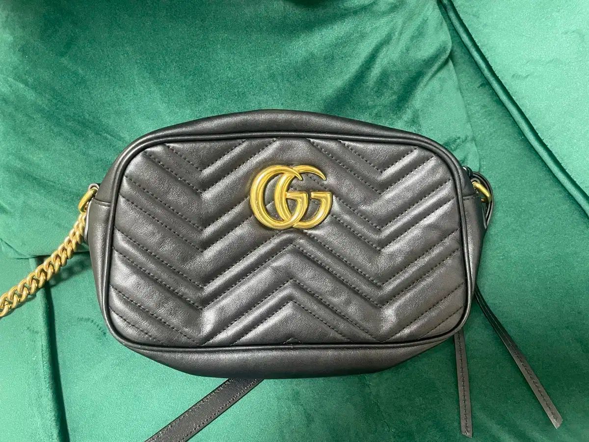 GUCCI グッチ マーモント マトラッセ スモール