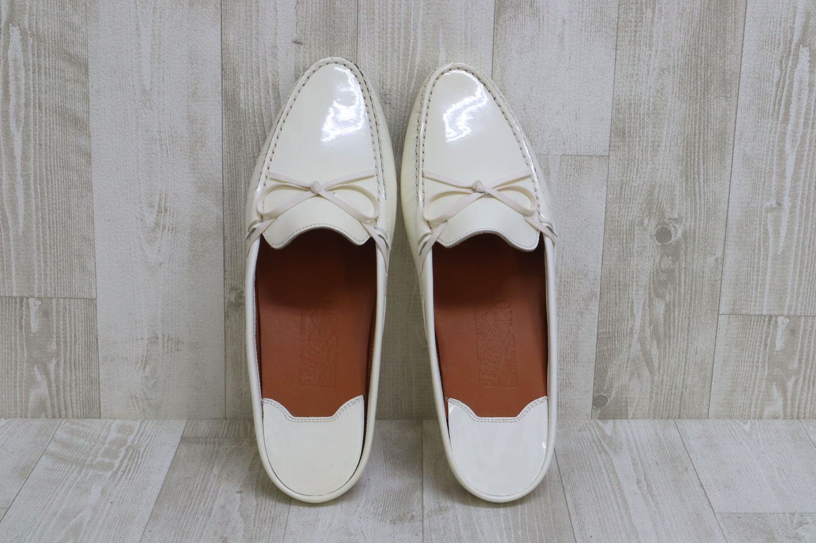 サルヴァトーレフェラガモ ドライビングシューズ ホワイト サイズ11 Salvatore Ferragamo ガンチーニドライビングシューズ ホワイト