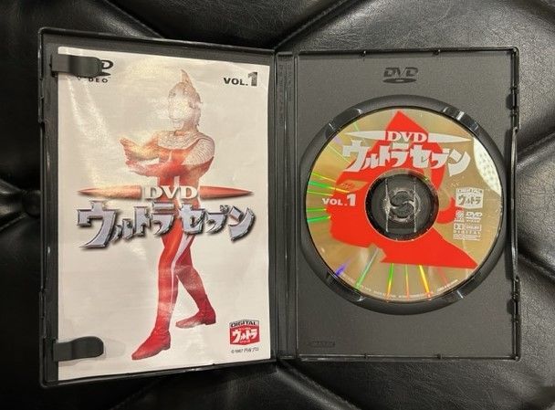 DVD】円谷プロ 「DVD ウルトラセブン Vol.1&3 2本セット」 - メルカリ