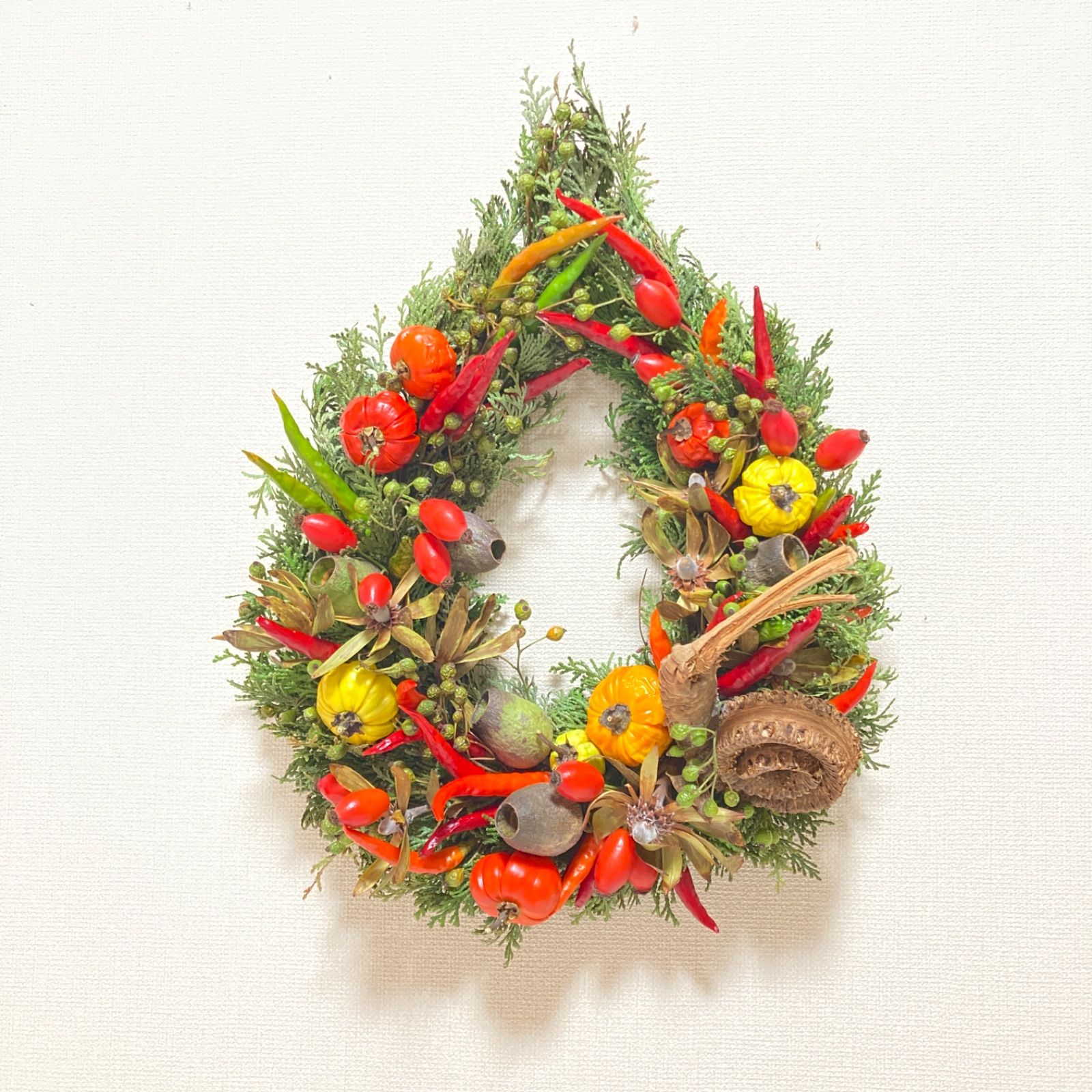 深い森のリース Christmas Wreath 深い森ののクリスマスリース | iichi
