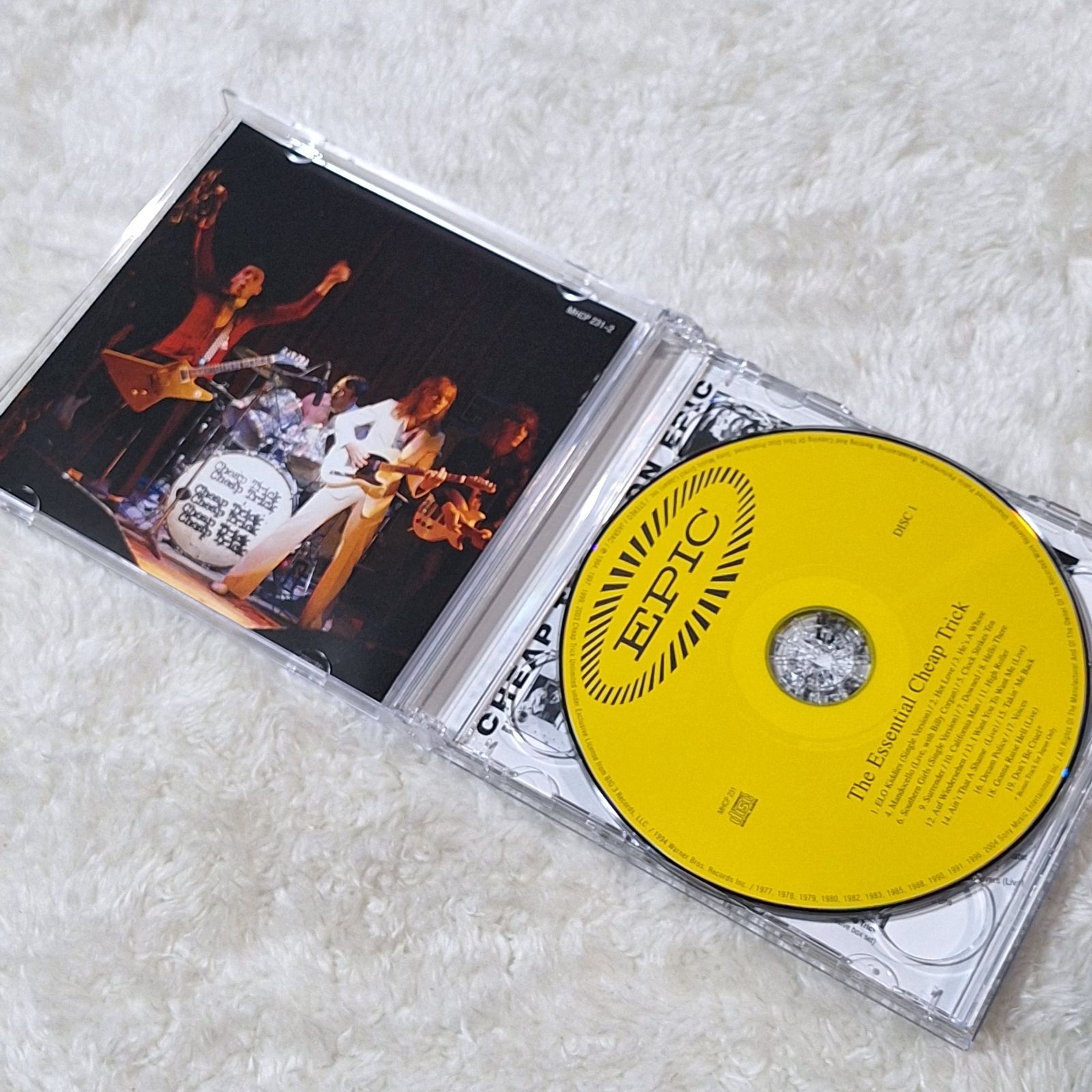 レア　チープトリック直筆　サイン　CD cheap trick Cheap Trick（チープ・トリック）｜4年振りの来日公演にあわせて