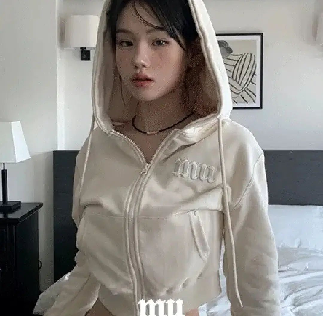 モディムード エンボス トレーナー セットアップ フードジップアップ ズボン