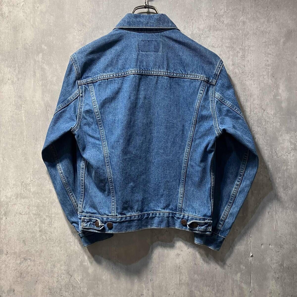 LEVI'S デニムジャケット Mサイズ ダークブルー デニムジャケット Mサイズ ダークブルー（Levi's デニム
