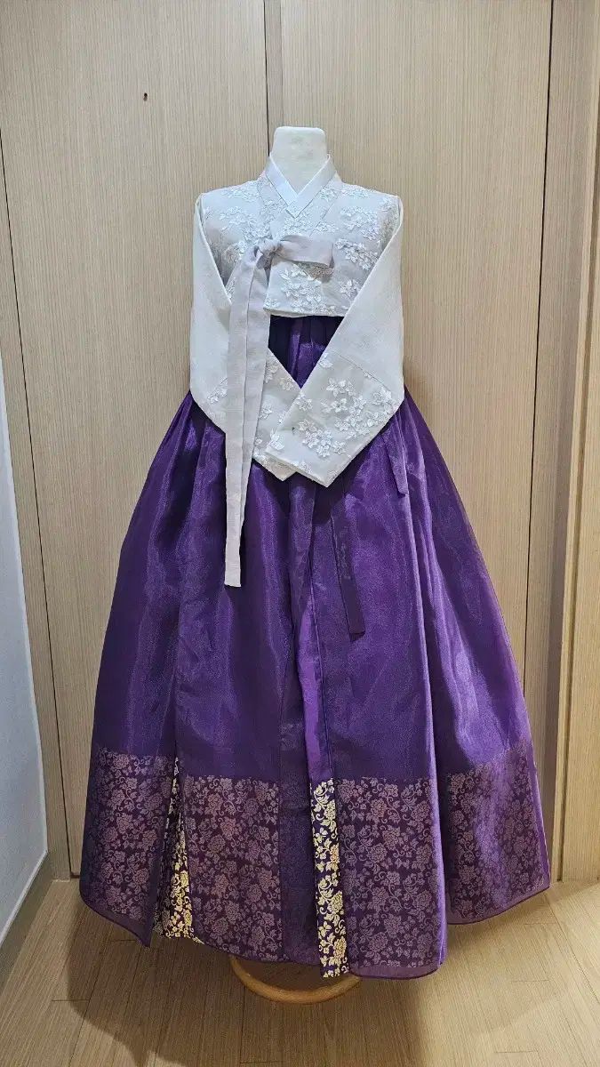 韓服セット チマチョゴリ韓服黒赤タンウィ上下セット チマチョゴリ韓服