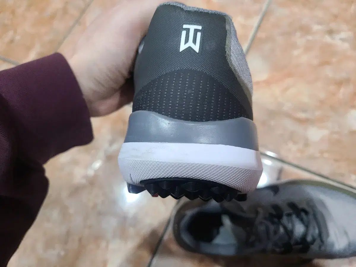 NIKE タイガーウッズモデル ゴルフシューズ(新品) 値下げ】Nike