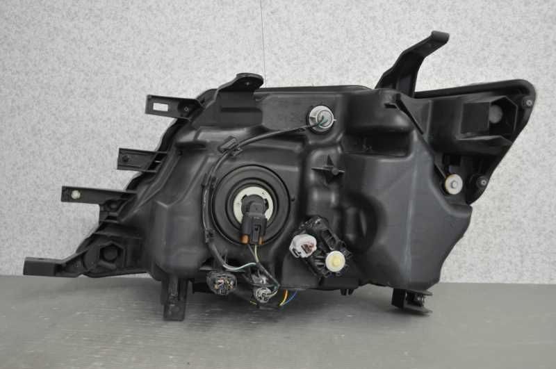 右 ヘッドライト LED レベライザー付き (HFC26 C26) セレナ ハイウェイ