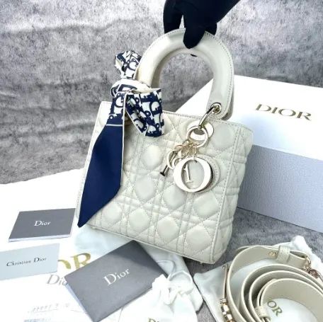 早い者勝ち✨ちクリスチャンディオール Lady Dior スモールバッグ 