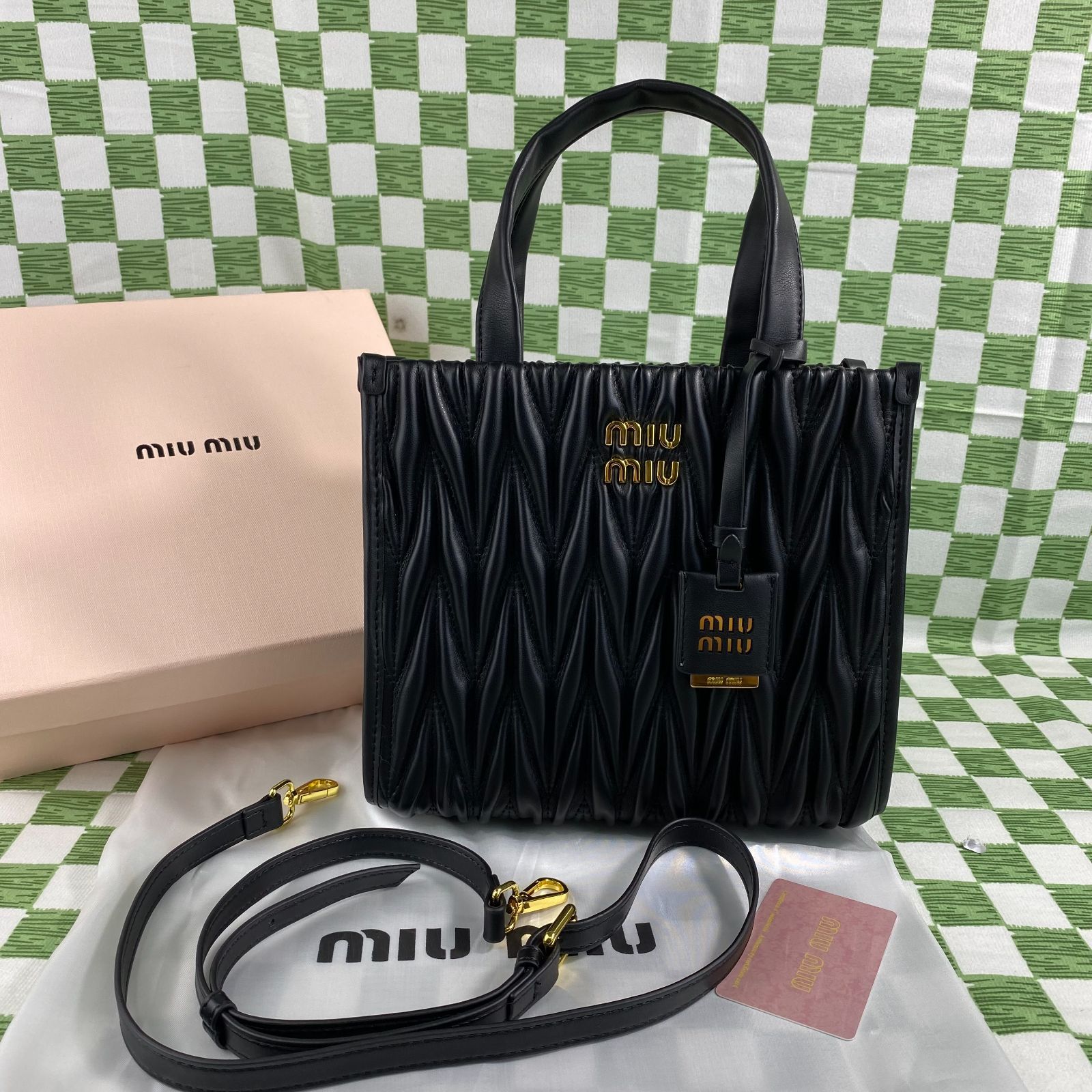 ミュウミュウ トートバッグ ショルダーバッグ MIUMIU 箱付き - メルカリ