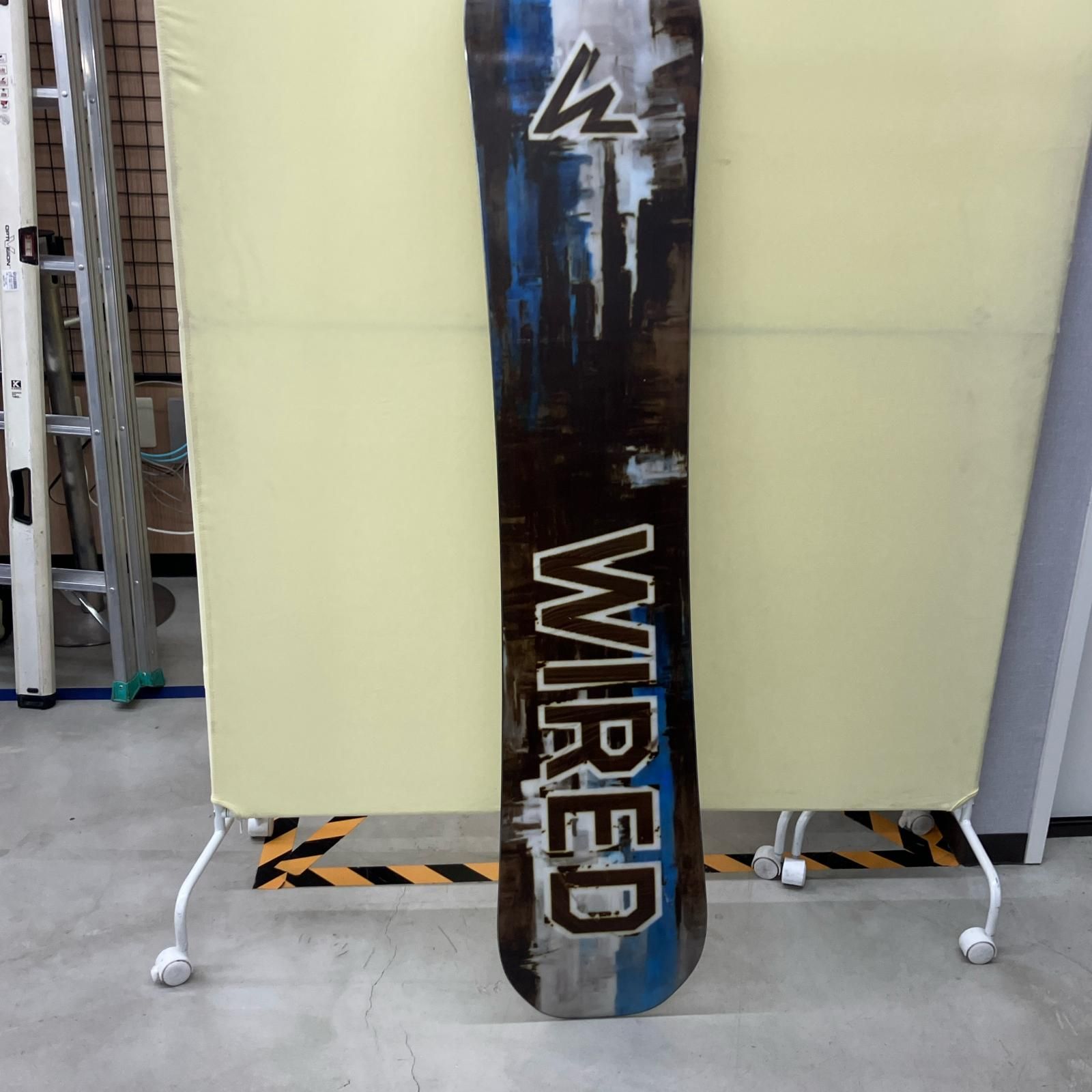 気軽な スノーボード WIRED ツインチップ キャンバー 151cm DIRECTIVE SERIES 厳選された