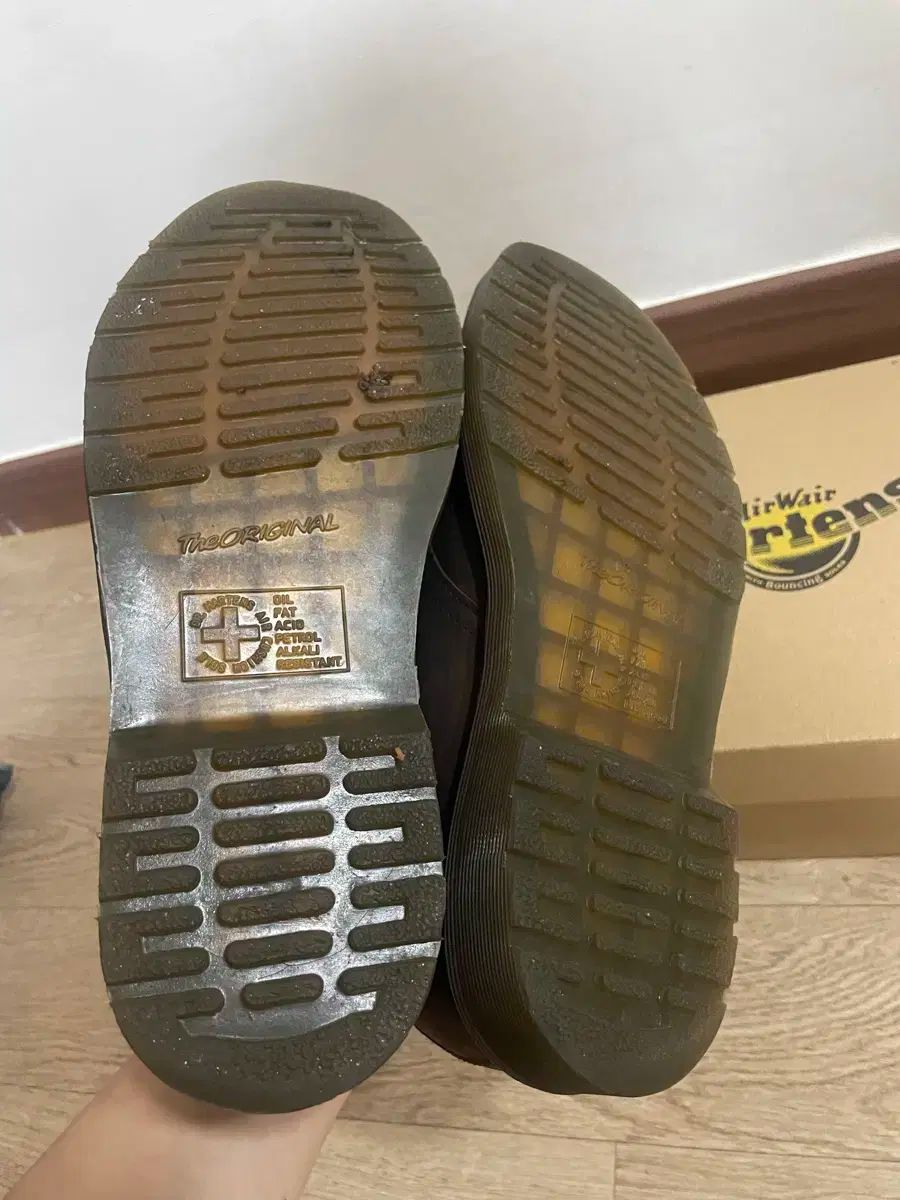 DR. MARTENS