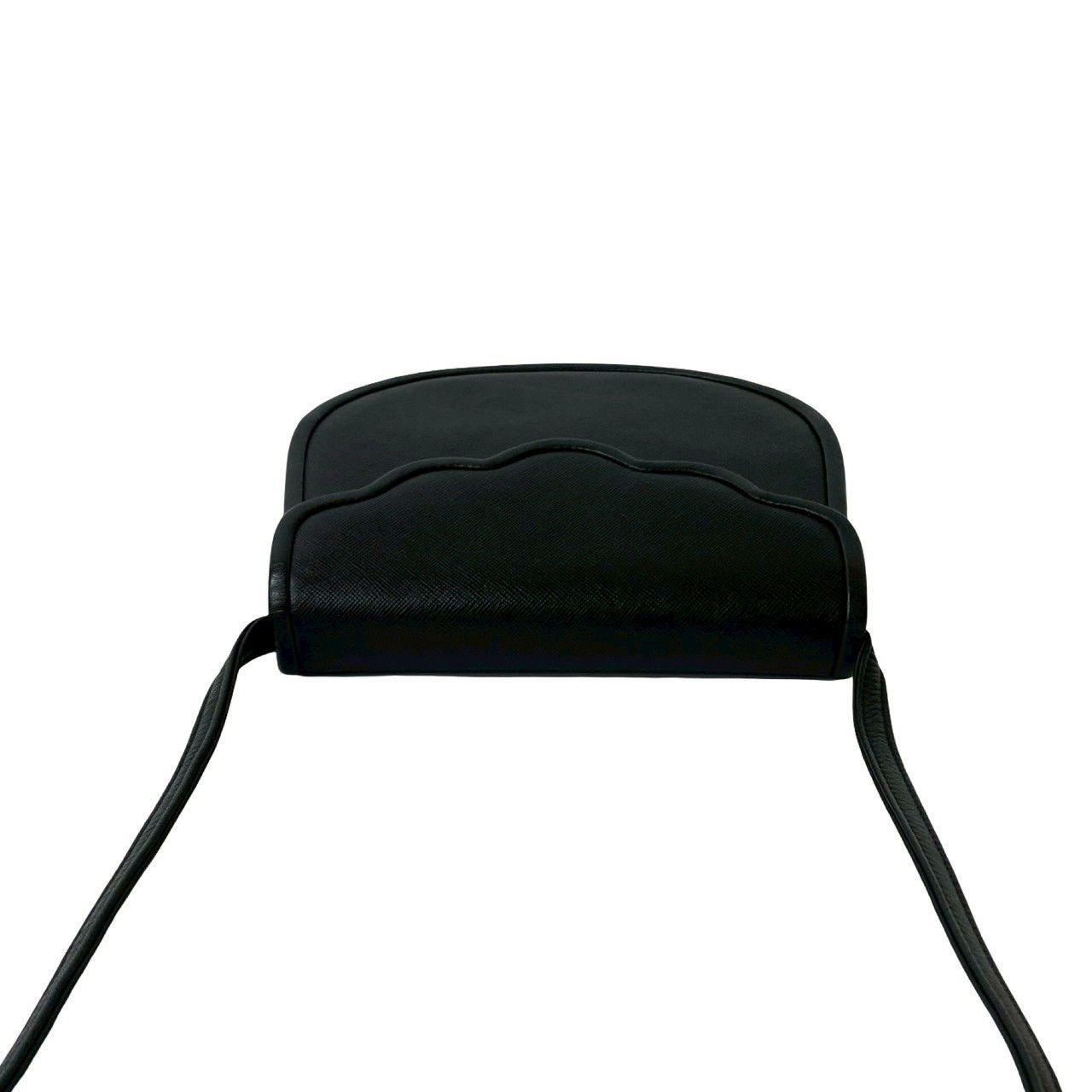 【美品】イヴサンローラン YSL ロゴ ショルダーバッグ ポシェット レザー 美品】イヴサンローラン ショルダーバッグ YSL ロゴ型押し
