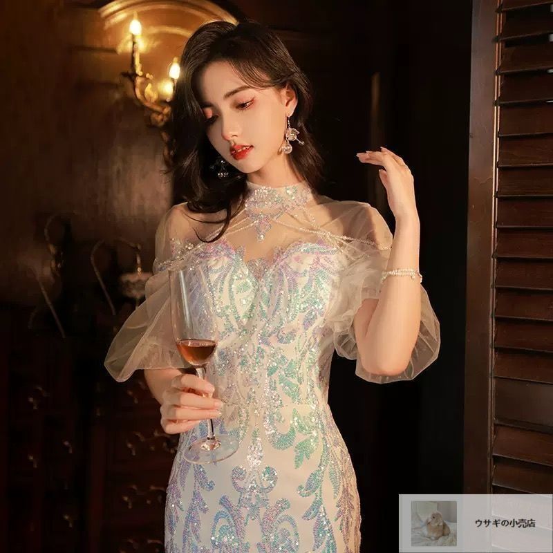 ♥ オーロラのスパンコールにビジューが美しい