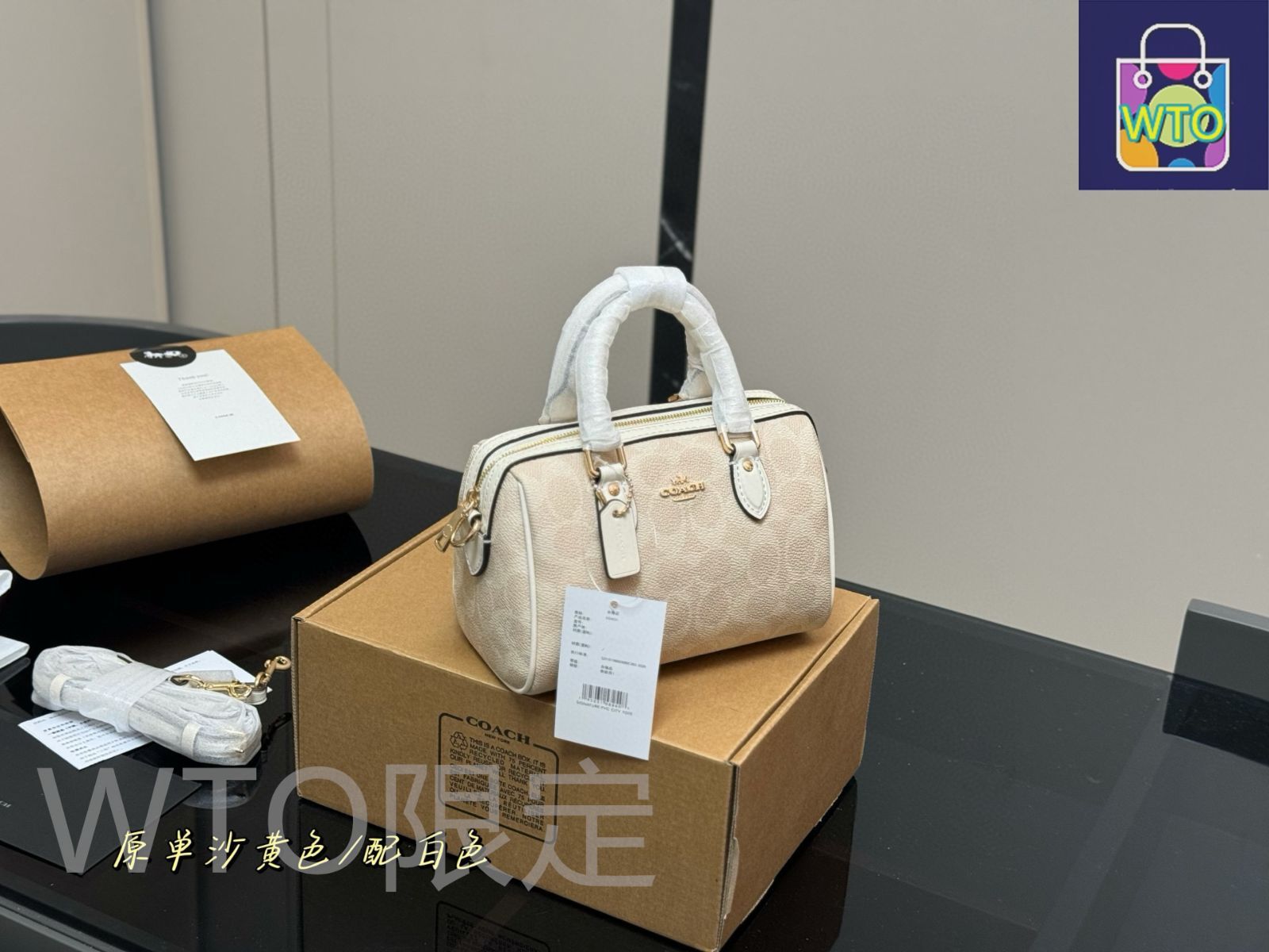 美品COACH ♡ミニボストンバック マルチカラー コーチ COACH ボストンバッグ PVC シグネチャーローワン