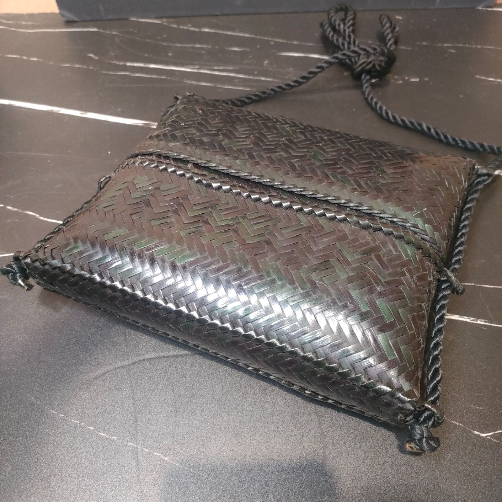 美品】竹製 バッグ フィリピン 工芸品 軽量 スマホ お財布 コンビニ 