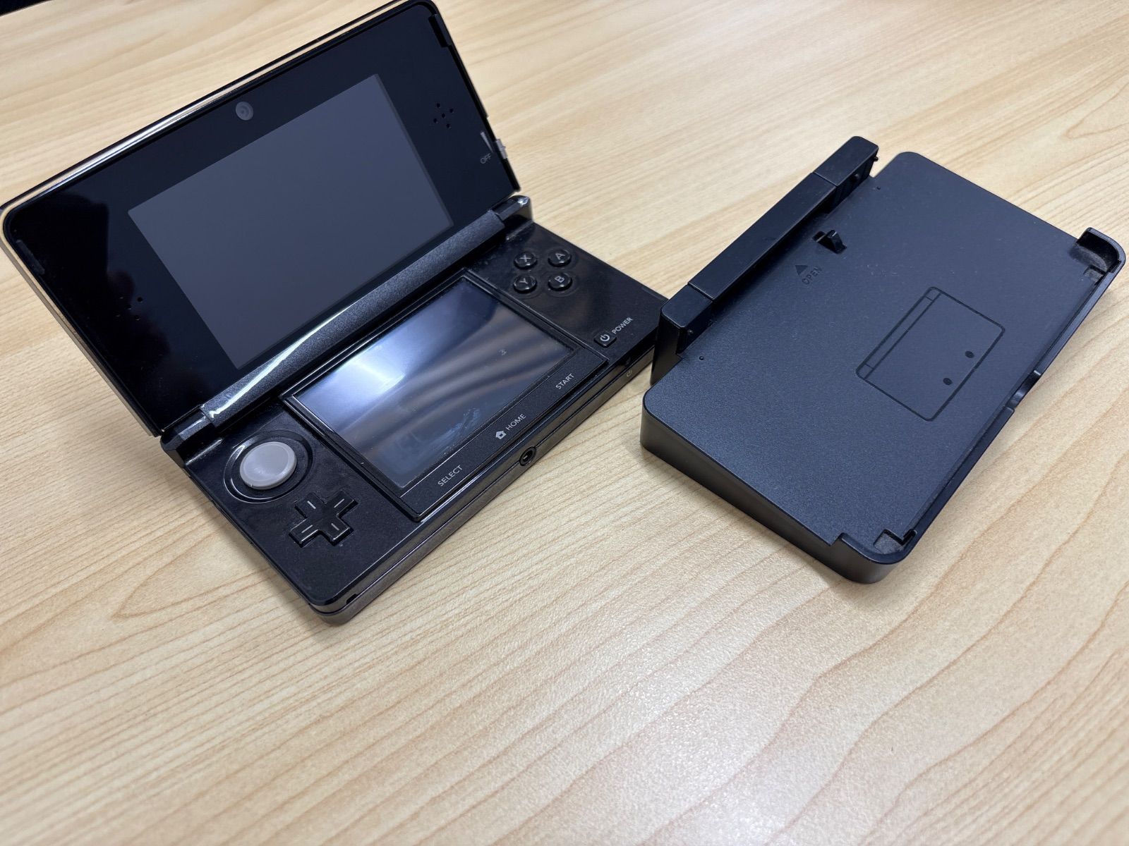 3DS 本体 充電器　充電器の置く台 Amazon | Newニンテンドー3DS充電台 ホワイト | アクセサリキット