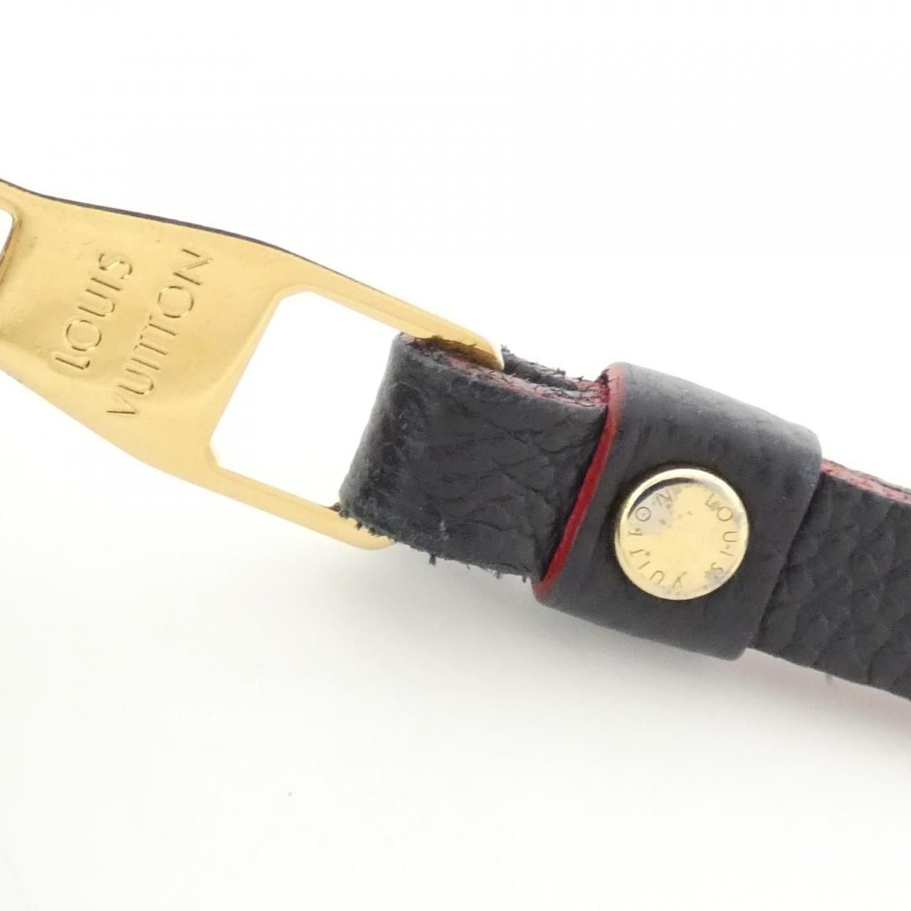 M62121 財布