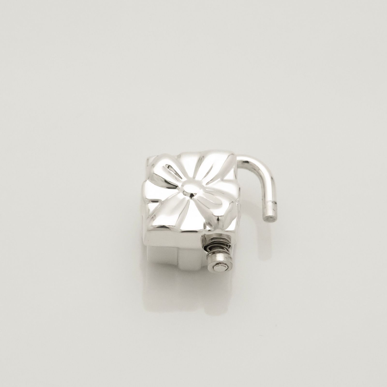 美品 TIFFANY ギフトボックスロック チャーム シルバーネックレス 楽天市場】【ギフト品質】ティファニー Tiffany&co ネックレス