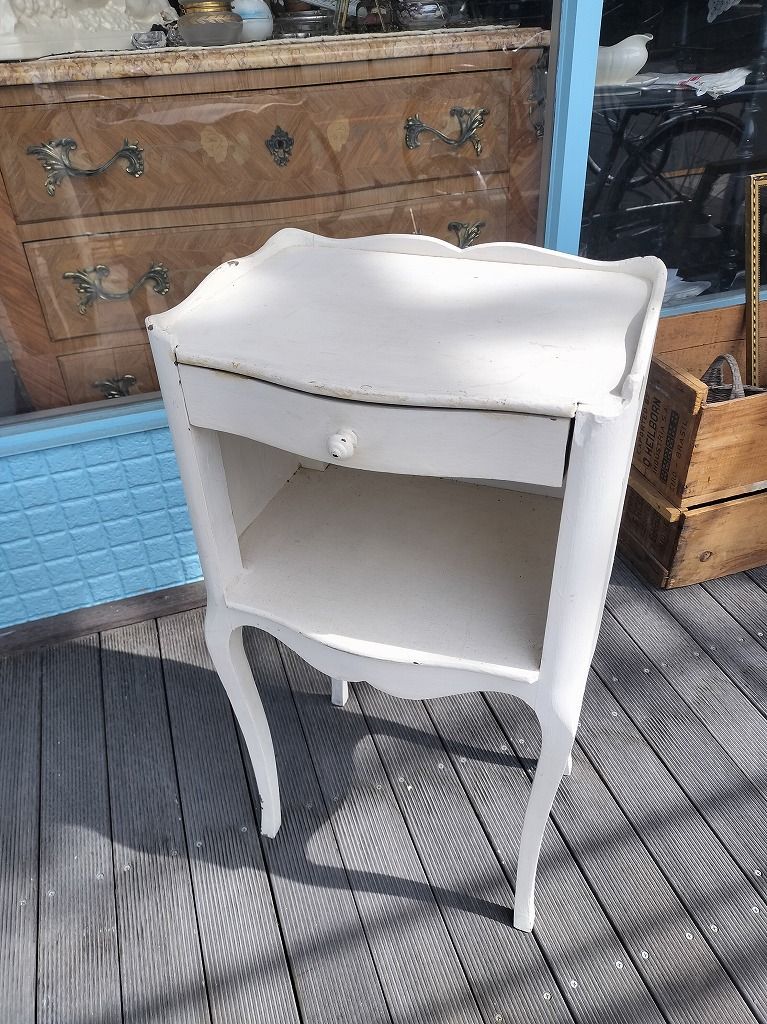 フランス アンティーク 白い ペイント ナイト テーブル 木製 MARWIL-DEMENAGEMENTS_CH