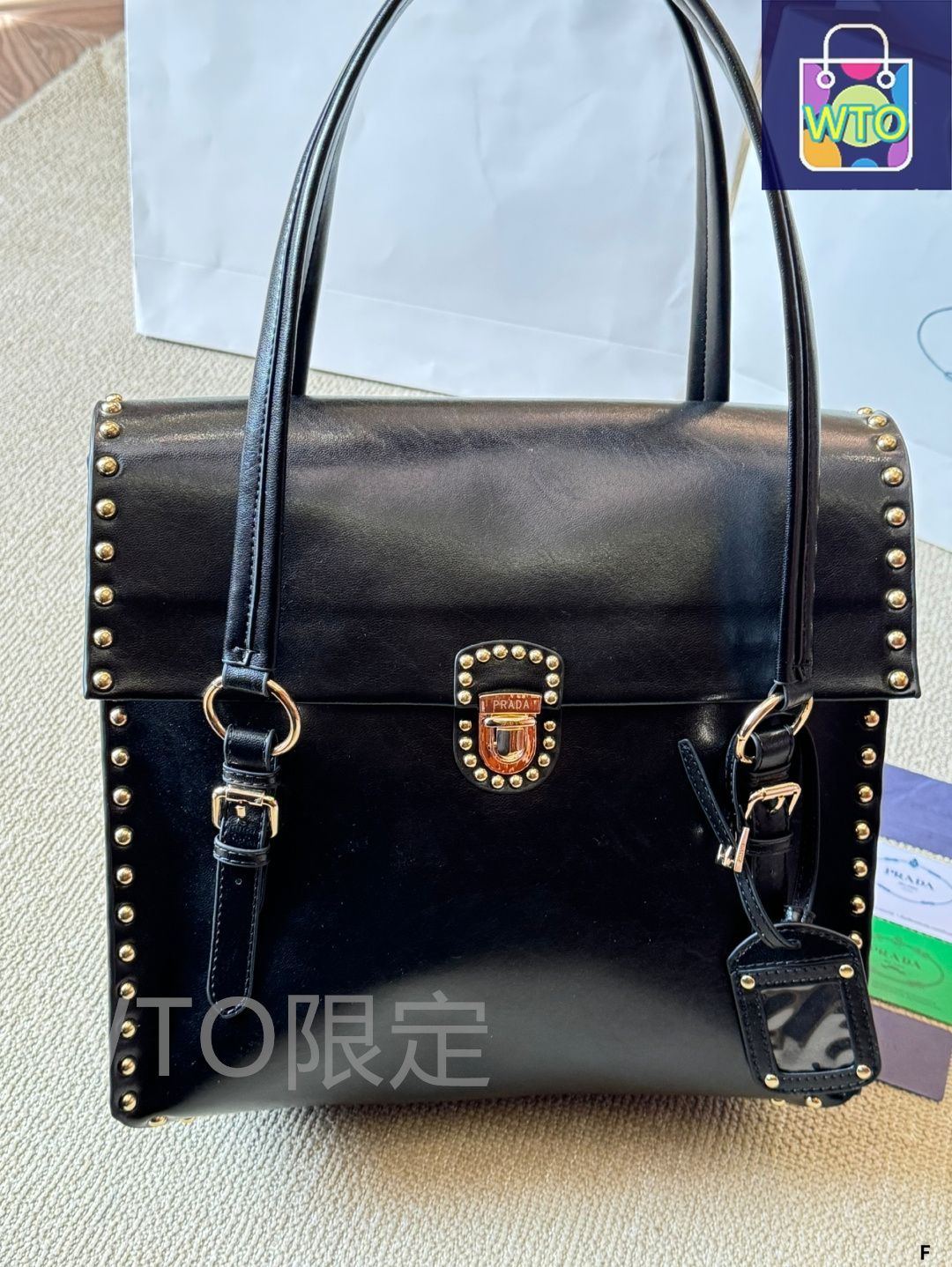 PRADA レトロショルダーバッグ - チョコレートカラー