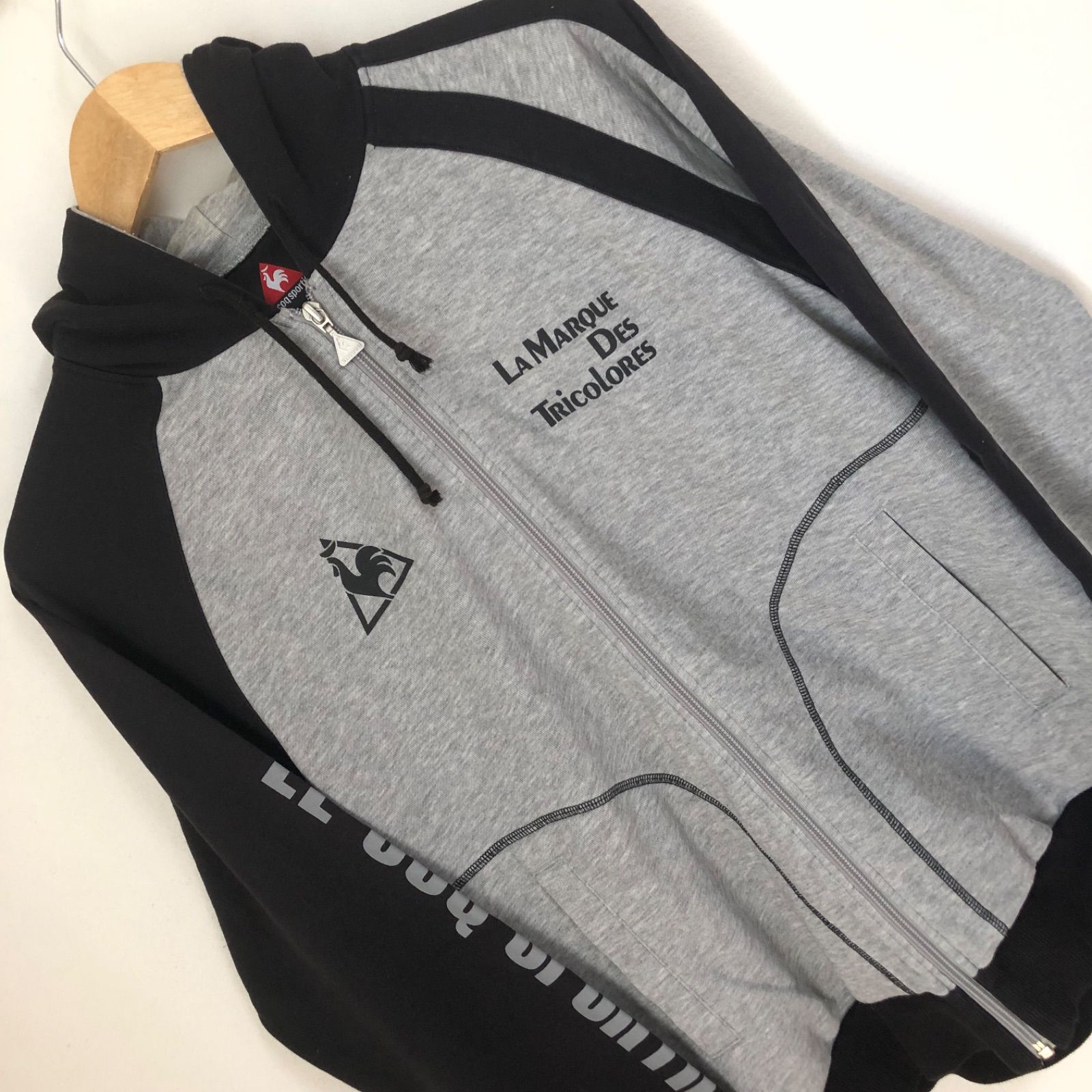 (^w^)b le coq sportif ルコックスポルティフ トップス ジップアップ スウェット トレーナー 普段着 ゴルフ テニス スポーツ ジャージ ルームウェア ランニング ウォーキング 切り替え柄 グレー ブラック メンズ サイズL