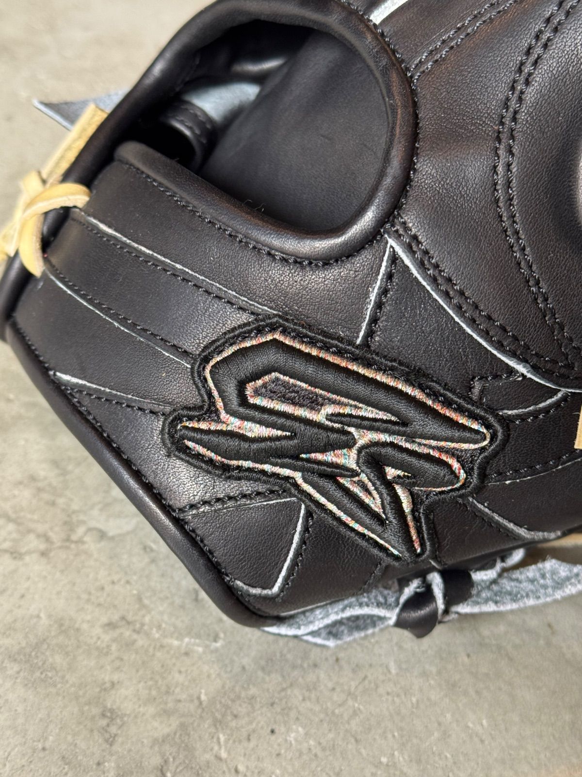 コユニで型付け済 5周年記念 モデル GS 硬式用グローブ サムライ型 ゴリラブラック