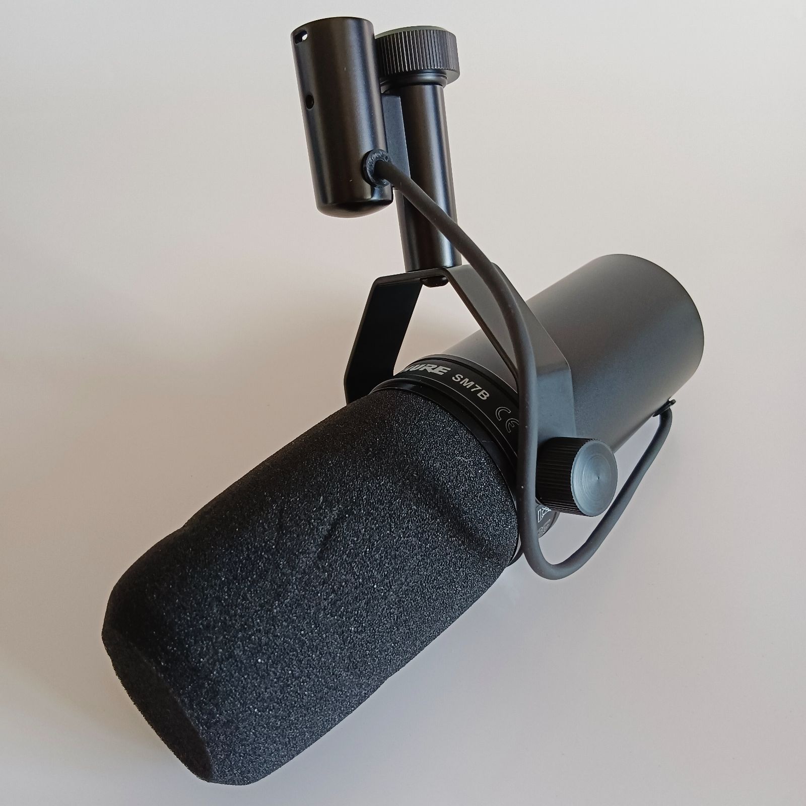 新品未開封！shure sm7db 　ダイナミックマイク SHURE SM7dB(国内正規品2年保証)(シュア)(プリアンプ内蔵