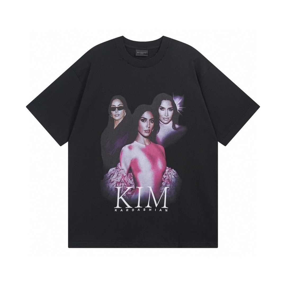 【BALENCIAGA】キム・カーダシアンのコットンブレンドTシャツ コラボレーション・ルーフ、バレンシアガ・リリース・ケイス