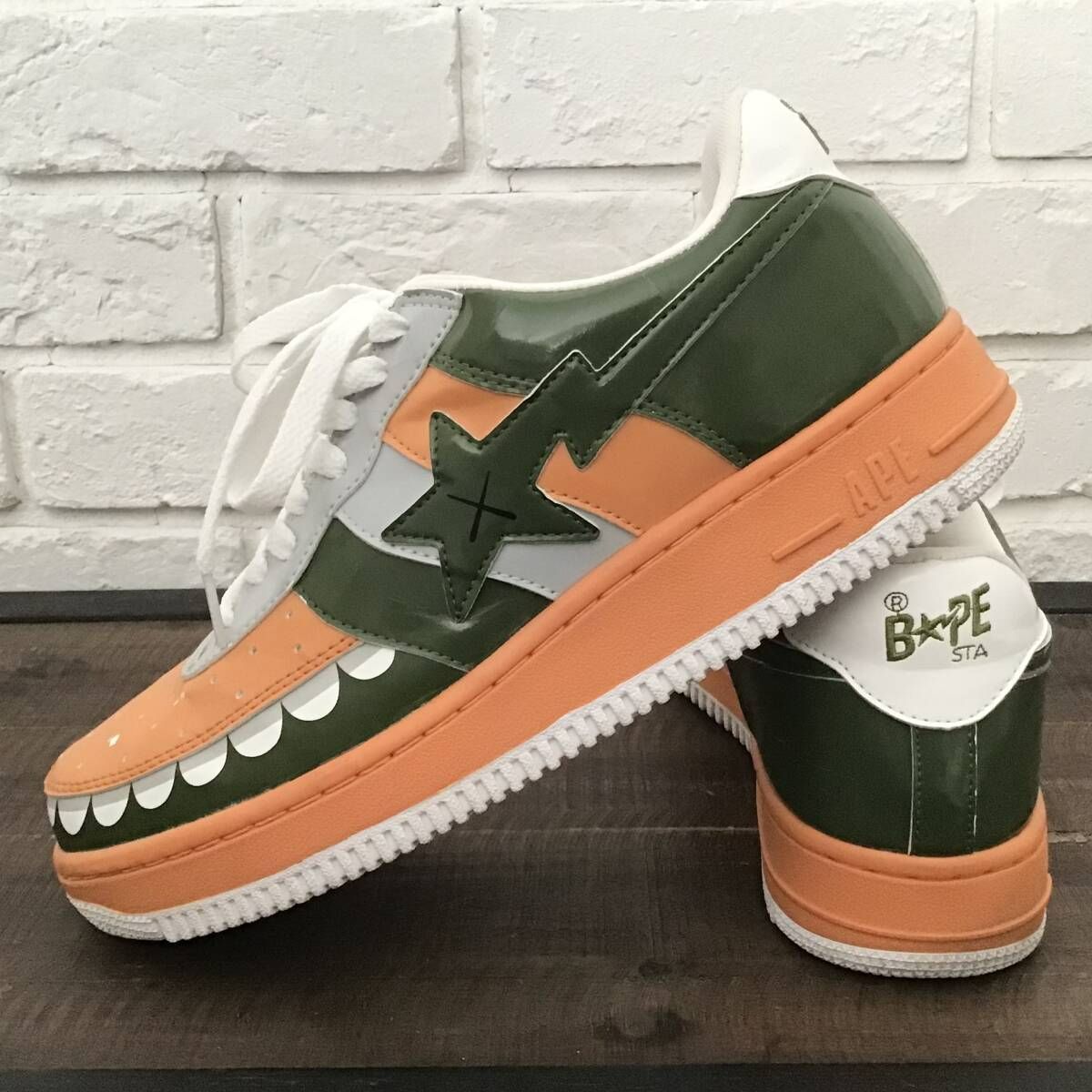 KAWS CHOMPERS BAPE STA エナメル スニーカー カウズ KAWS CHOMPERS BAPE STA エナメル スニーカー 27.5cm Green Orange a