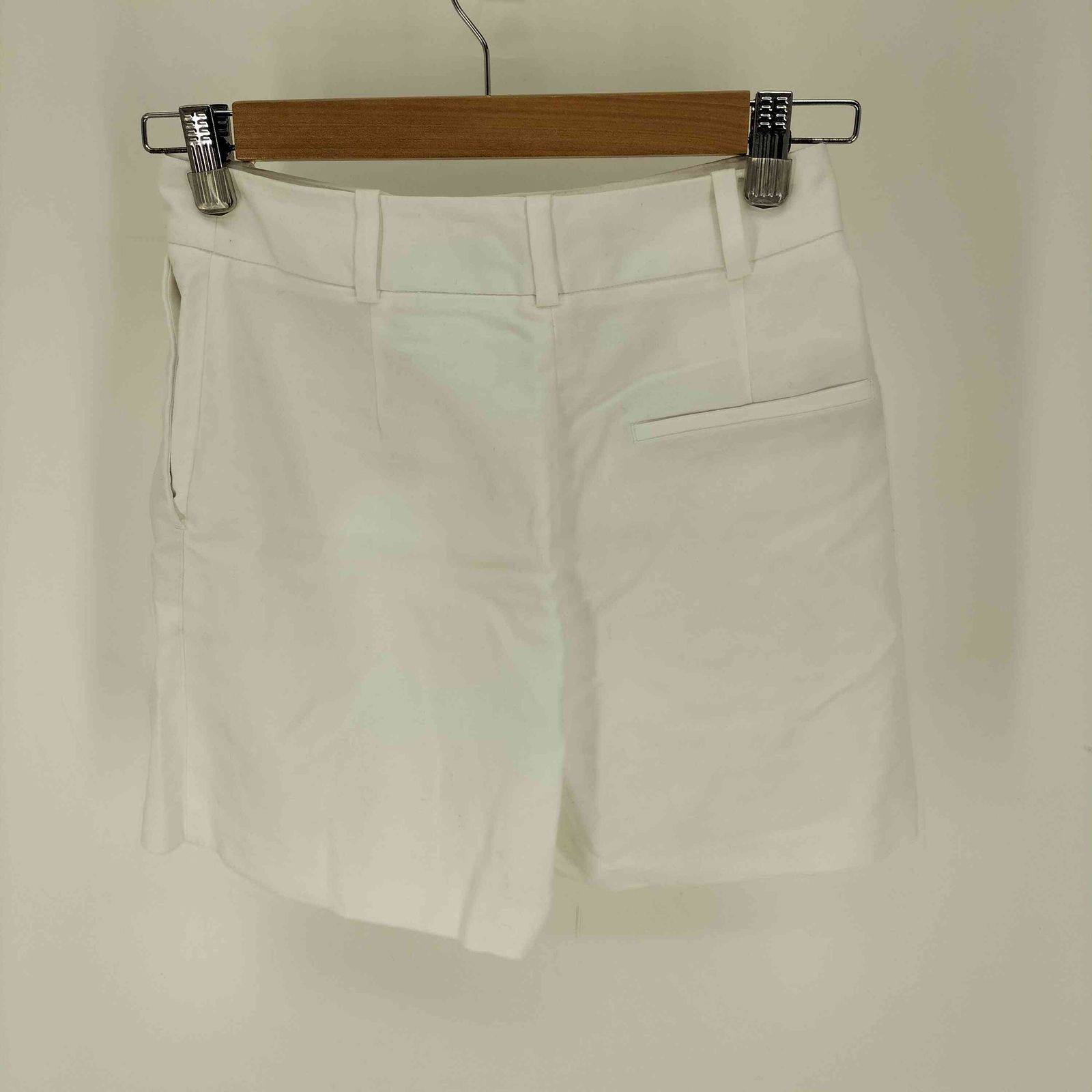 ZARA ベルトディテール ダーツバミューダパンツ 4387/172 ベルトディテール ダーツバミューダパンツ - ホワイト | ZARA