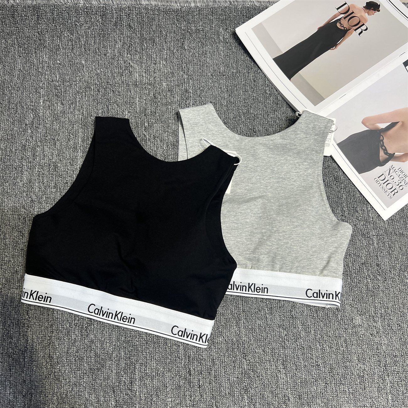 Calvin Klein Jeans☆ 可愛い オープンバック タンクトップ