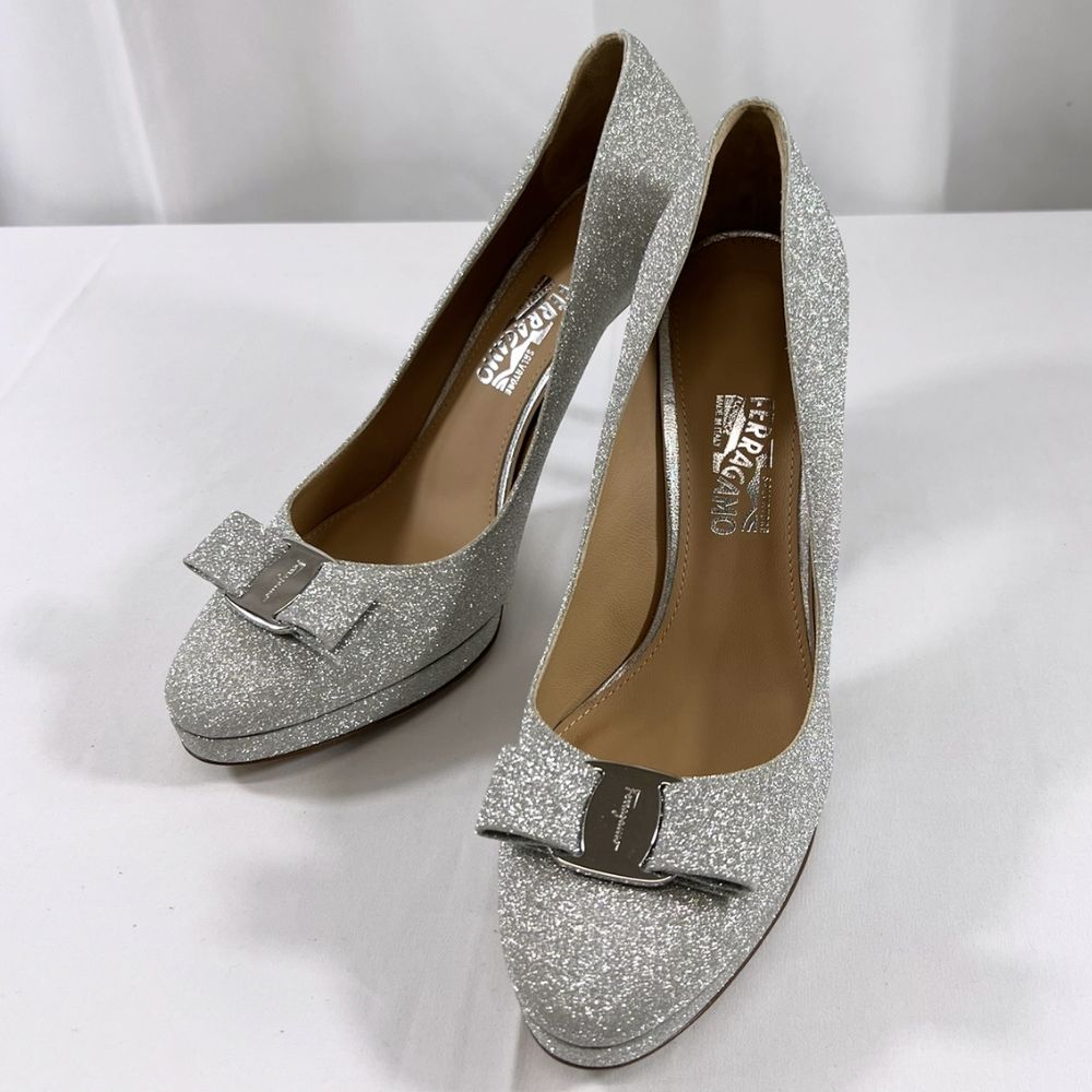 Salvatore Ferragamo フェラガモ / シルバーパンプス 26.0cm【限定セール】新品・未使用 FERRAGAMO フェラガモ