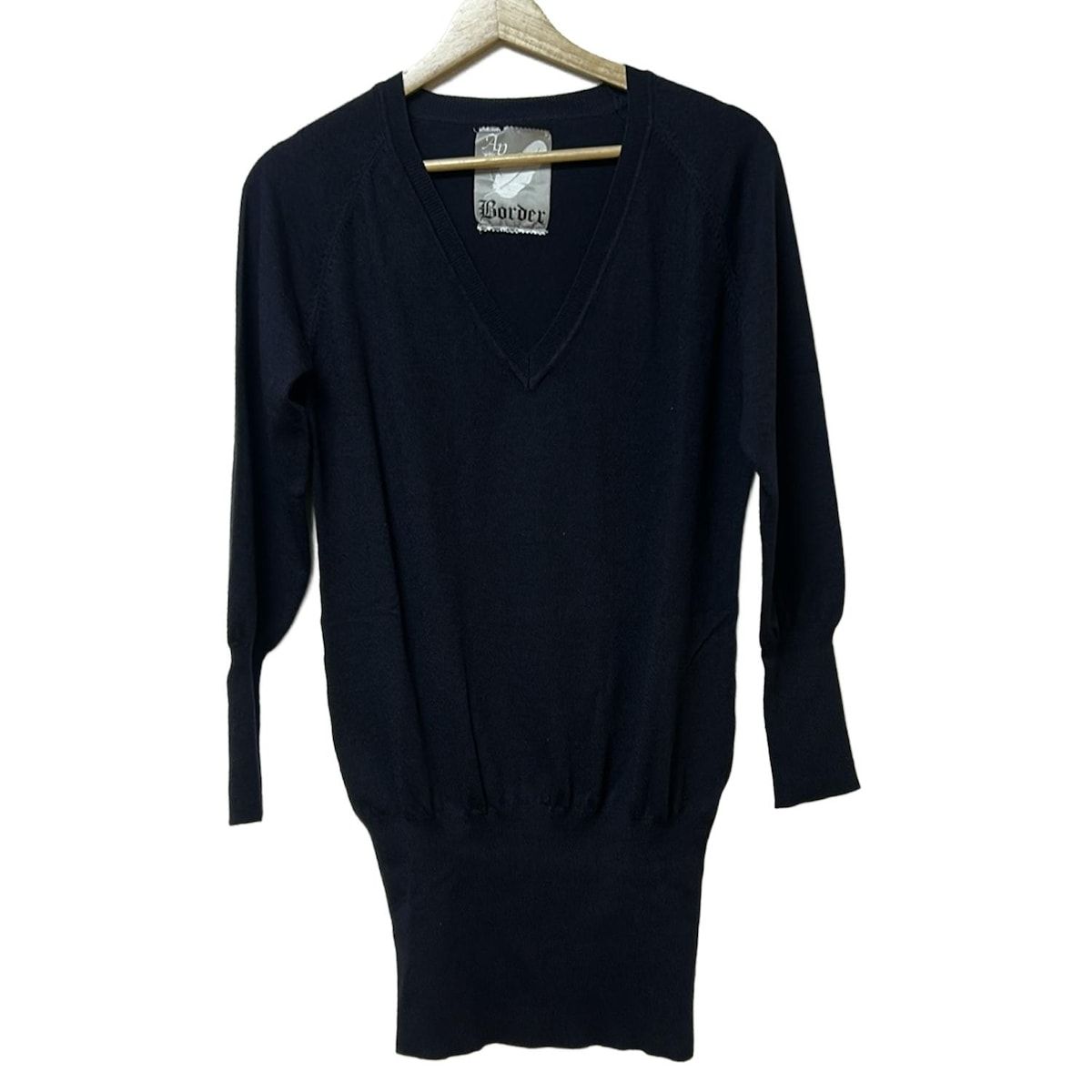 L Appartement アパルトモン ワンピース レディース - ダークネイビー Vネック 長袖 ひざ丈 ニット