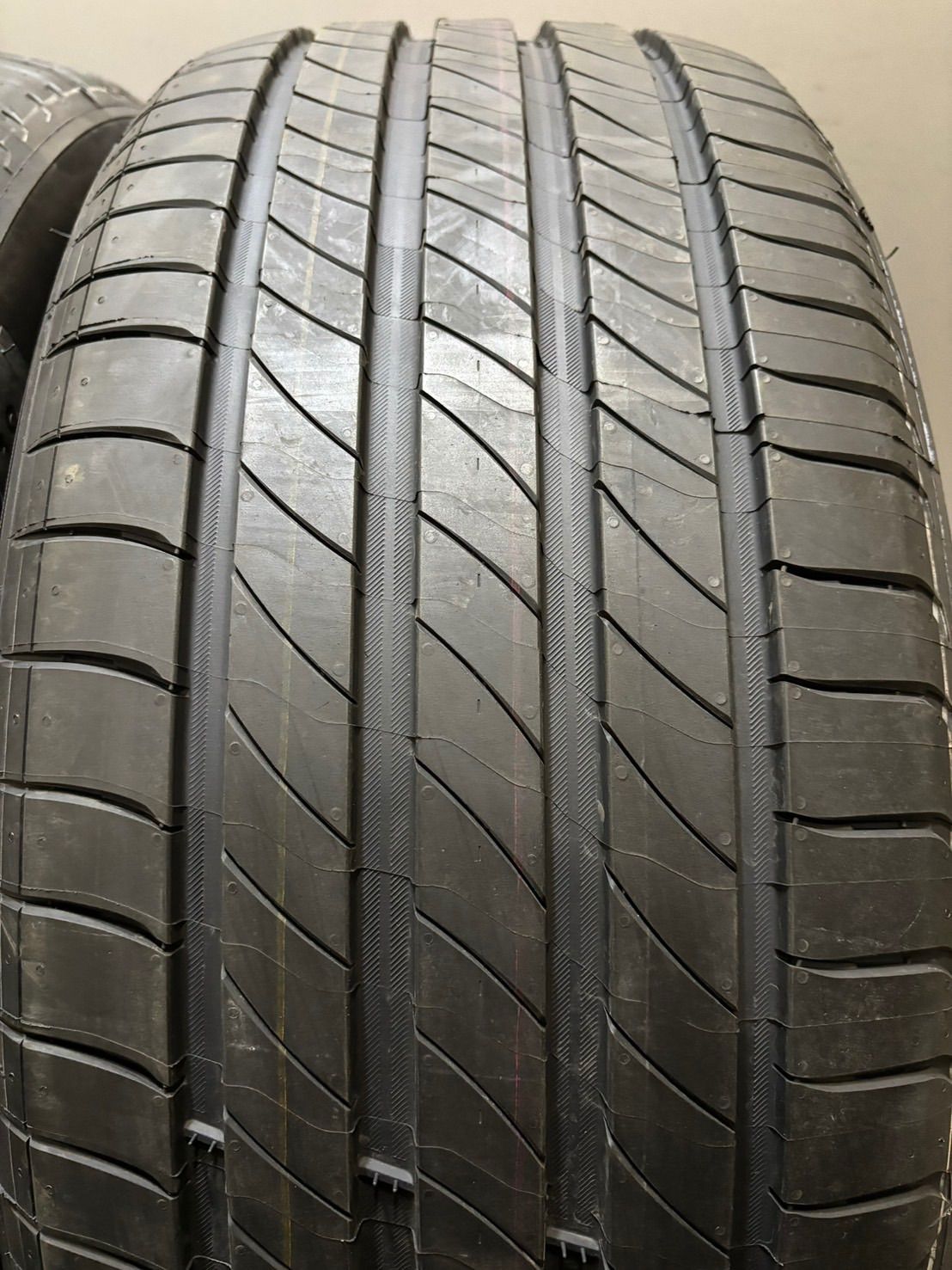 新車外し品 225 50R18 MICHELIN PRIMACY4 21年製 夏タイヤ サマータイヤ 4本 カローラクロス C-HR ヴェゼル 南6-K291