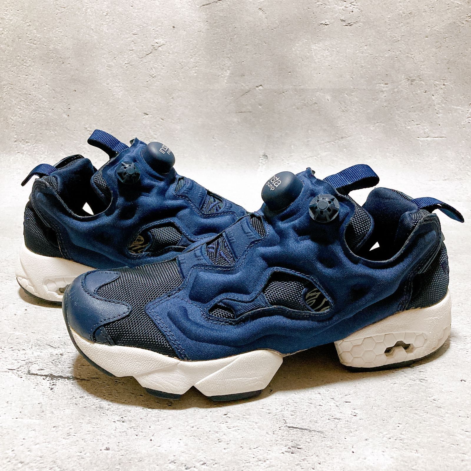 定価¥19,440 インスタポンプフューリー 23.5センチ - メルカリ 